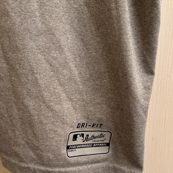 Nike Gray T-Shirt with Red 'Reds' Logo Size Large - Picture 3 of 6